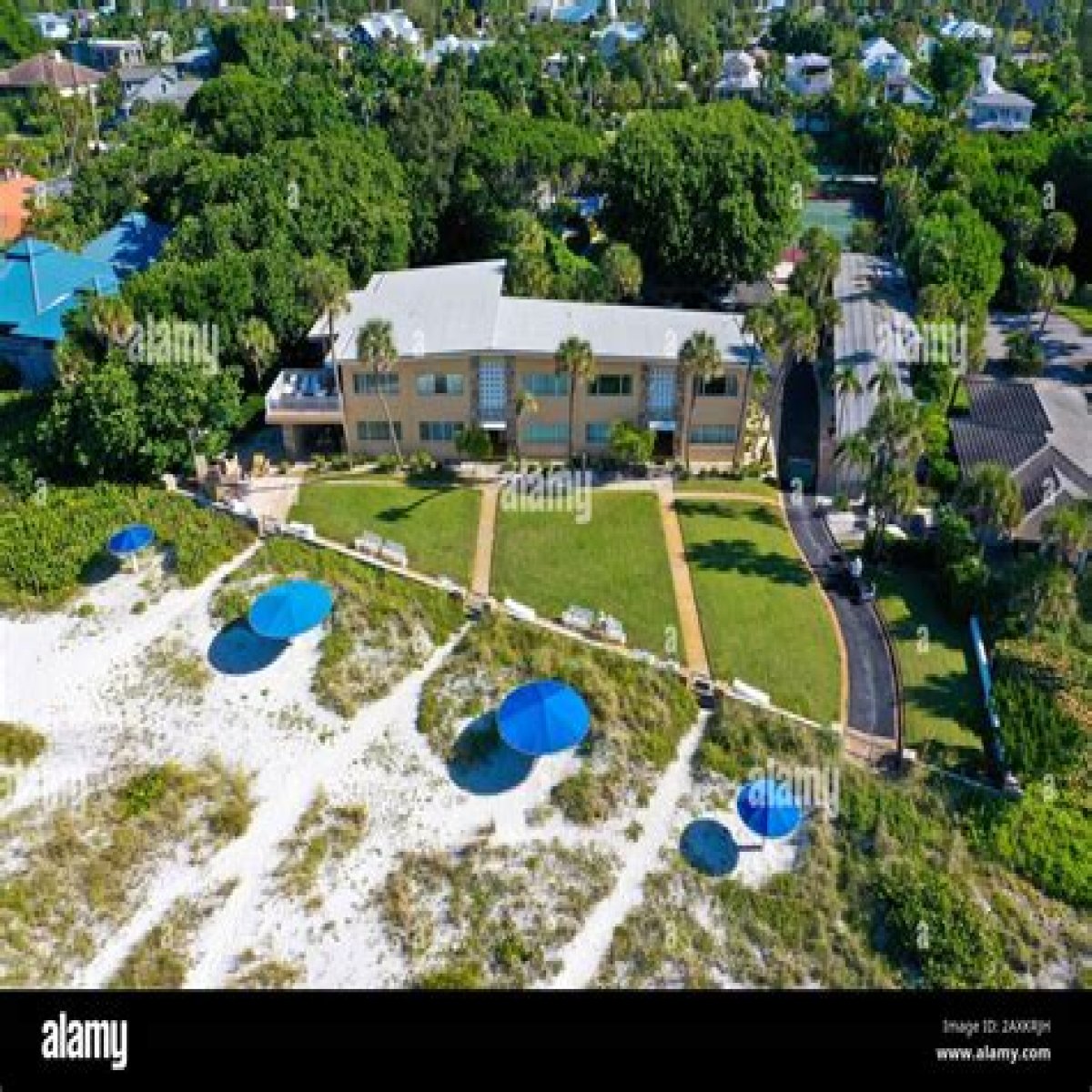 Discover The Enchanting Hideaway Of Garth Brooks: Anna Maria Island Unveiled