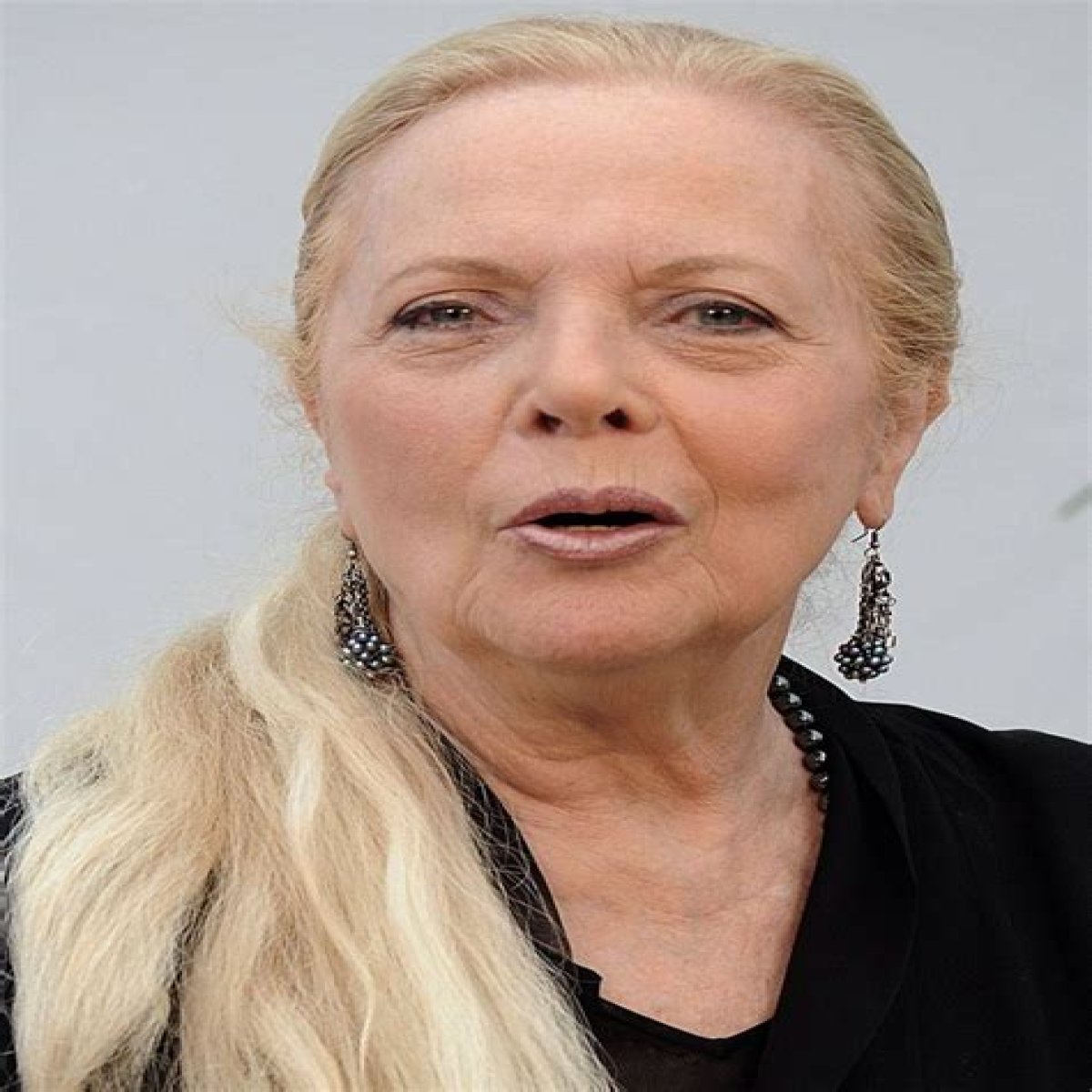 Exploring The Life And Legacy Of Barbara Bain