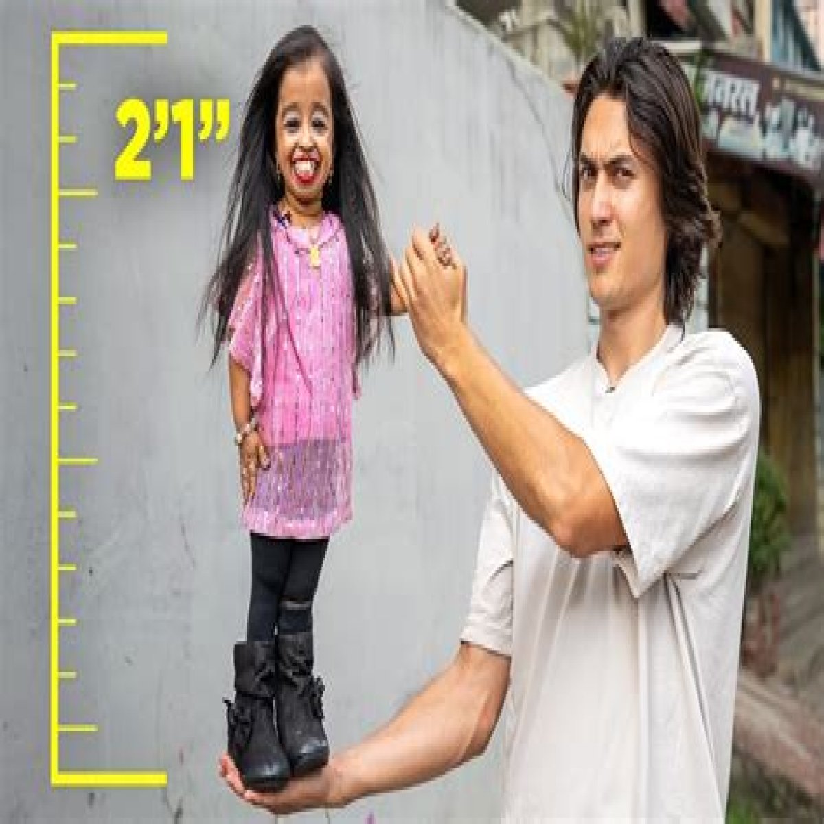 The World's Smallest Person: Unbelievable Facts And Stories