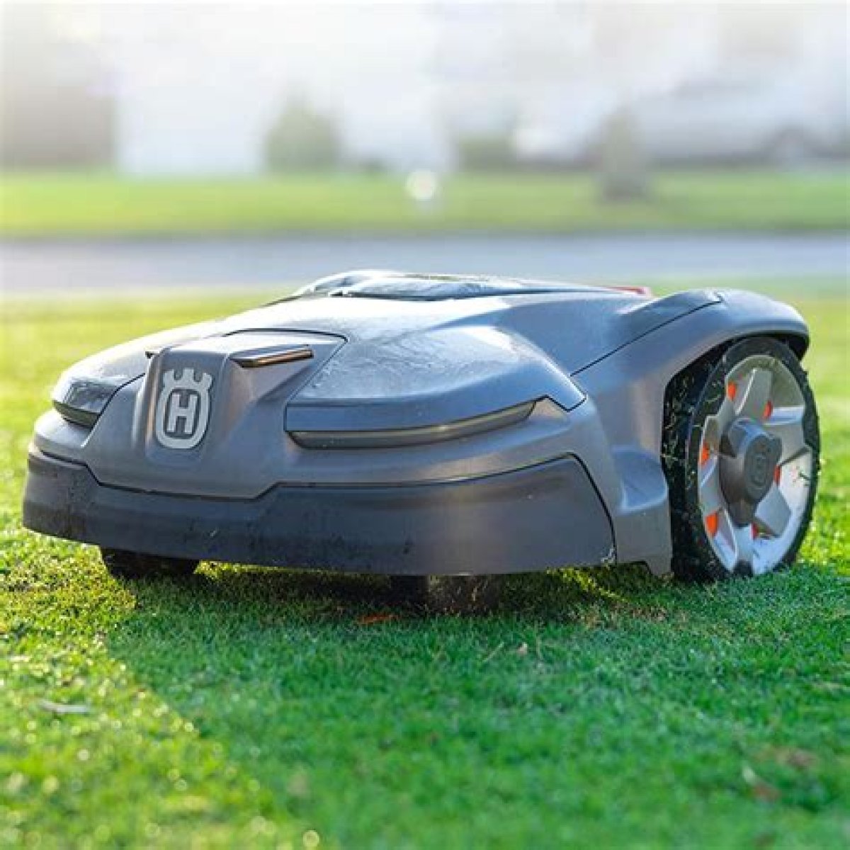 Top Picks For The Best Lawn Mowers For Hills