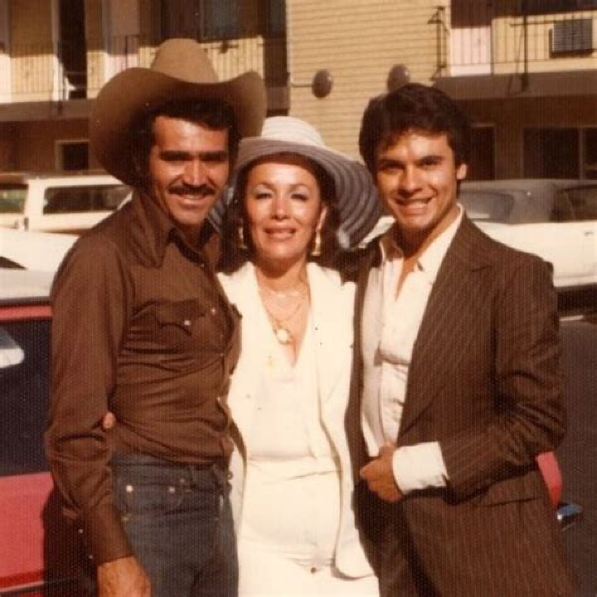 Unveiling The Life Of Juan Gabriel's Mother: A Deep Dive Into Her Legacy